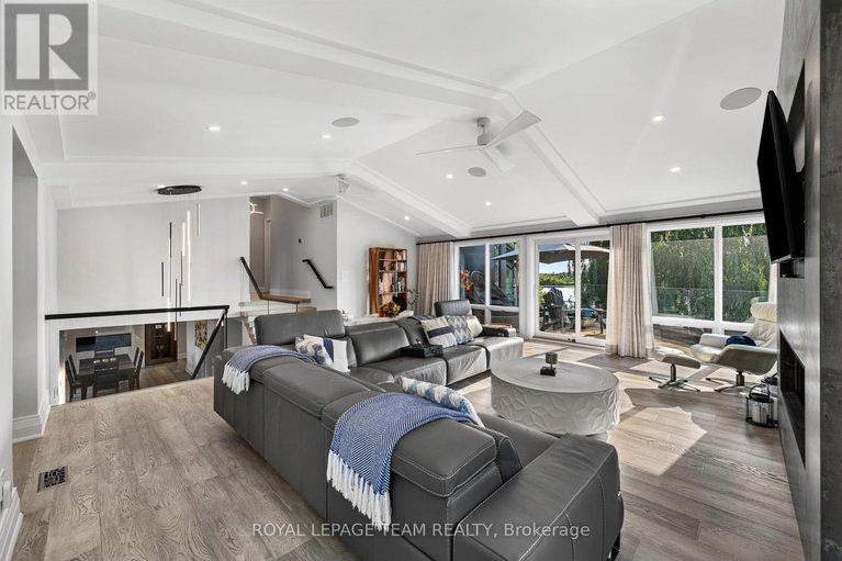 28864114/2318-summerside-drive/manotick-east-to-manotick-station/ottawa/ontario/K4M1B4_25