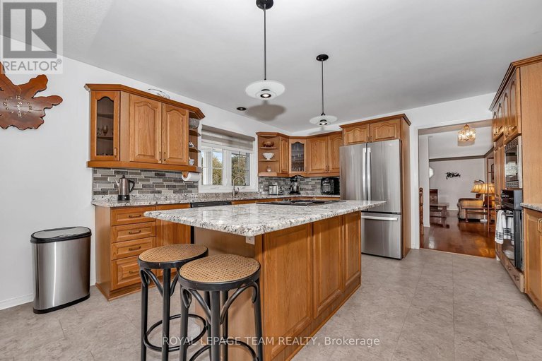 28195762/1961-manotick-station-road/osgoode-twp-north-of-reg-rd-6/ottawa/ontario/K0A2W0_9