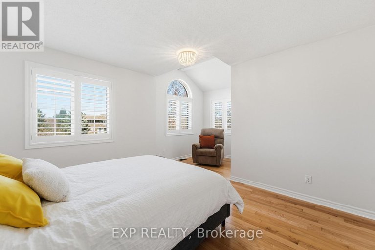 29674705/3-shining-star-circle/stittsville-south/ottawa/ontario/K2S2B5_33