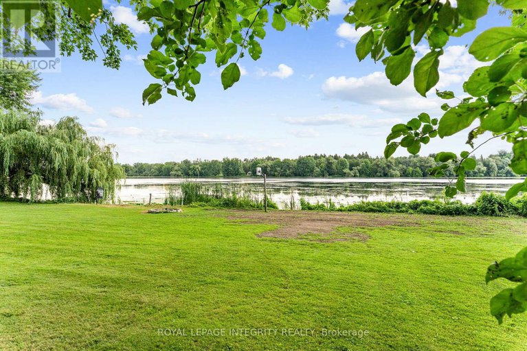 28594560/7403-rideau-valley-drive-s/rideau-twp-s-of-reg-rd-6-e-of-mccordick-rd/ottawa/ontario/K0A2E0_33