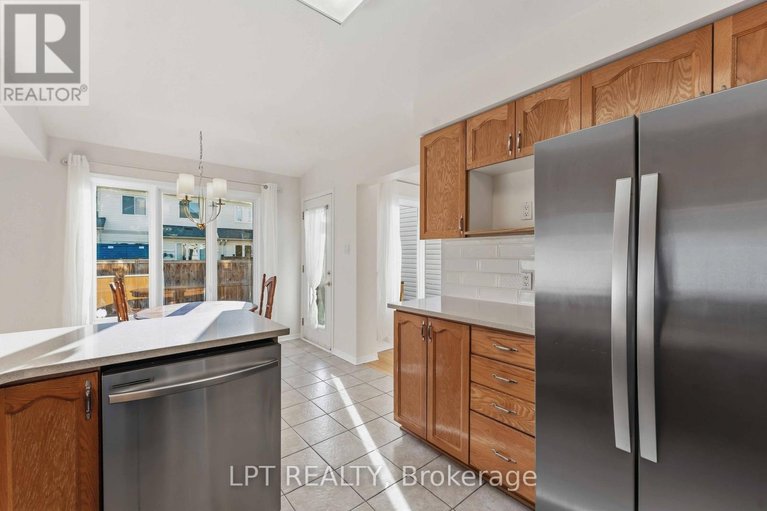 29637003/49-pennard-way/hunt-club-parkgreenboro/ottawa/ontario/K1T4C1_11