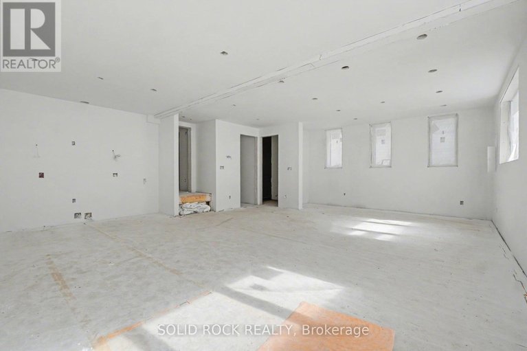 29669967/830-alpine-avenue/queensway-terrace-north/ottawa/ontario/K2B5R6_30