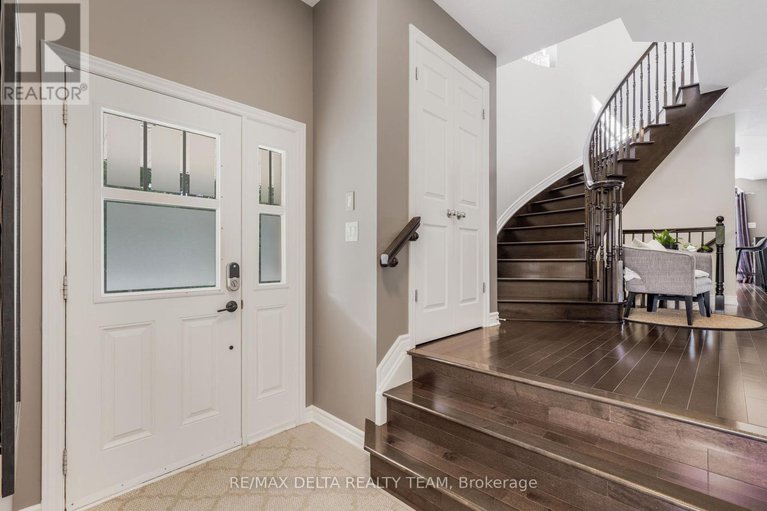 28643718/564-langelier-avenue/mer-bleuebradley-estatesanderson-park/ottawa/ontario/K1W0E7_6