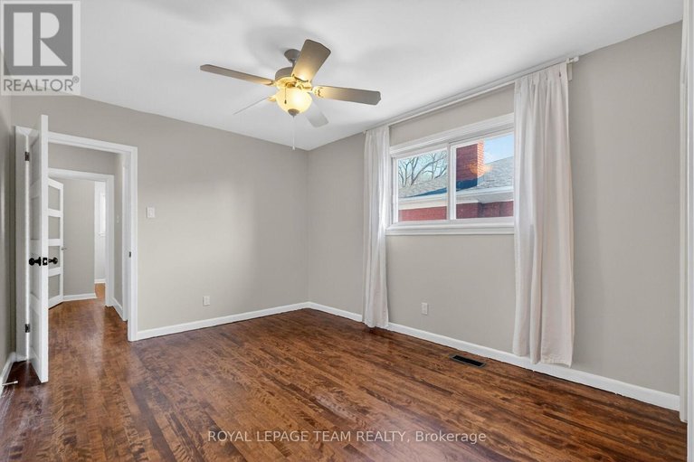 29579808/1318-albany-drive/bel-air-heights/ottawa/ontario/K2C2L9_18