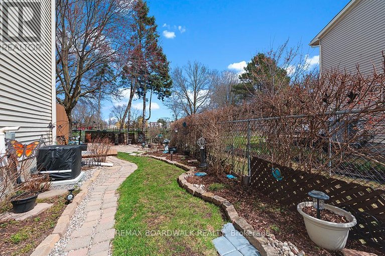 29685316/1111-des-forets-avenue/convent-glen-north/ottawa/ontario/K1C5K7_33