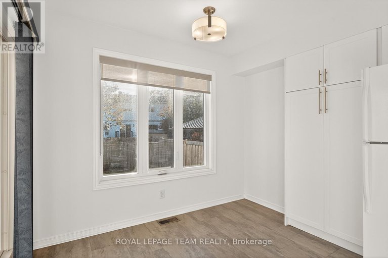 29190643/1431-lynx-crescent/fallingbrookpineridge/ottawa/ontario/K4A3Z1_10