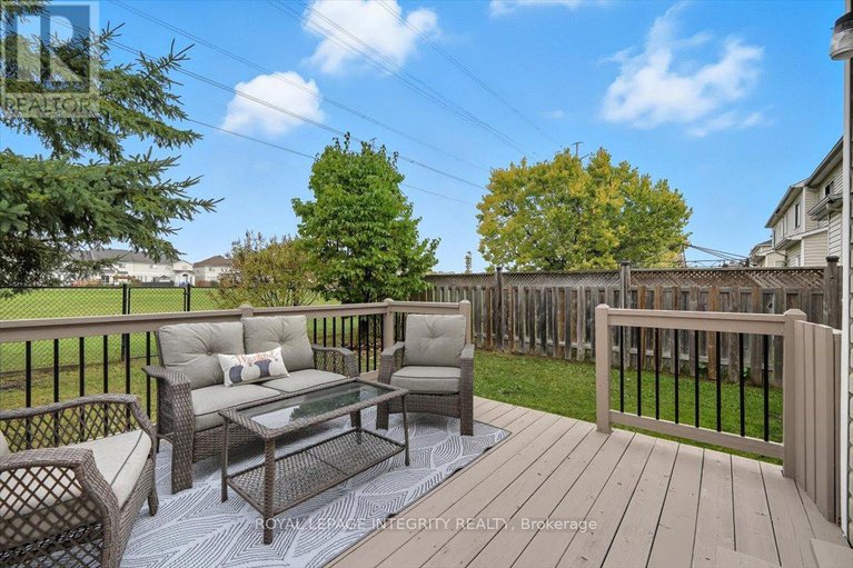 28906811/2018-winsome-terrace/fallingbrookgardenway-south/ottawa/ontario/K4A4Y4_43