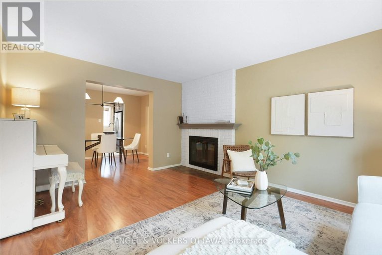 29677909/33-2111-montreal-road/beaconwood/ottawa/ontario/K1J8M8_7