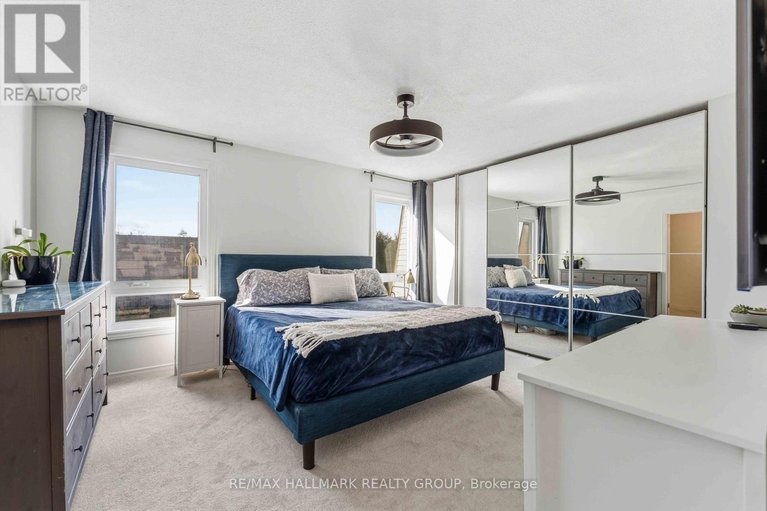 29596241/1091-burgundy-lane/convent-glen/ottawa/ontario/K1C2M9_18