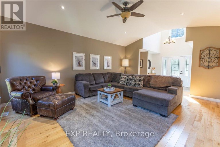 28879603/6719-deer-run-place/rideau-twp-s-of-reg-rd-6-w-of-mccordick-rd/ottawa/ontario/K0A2T0_7
