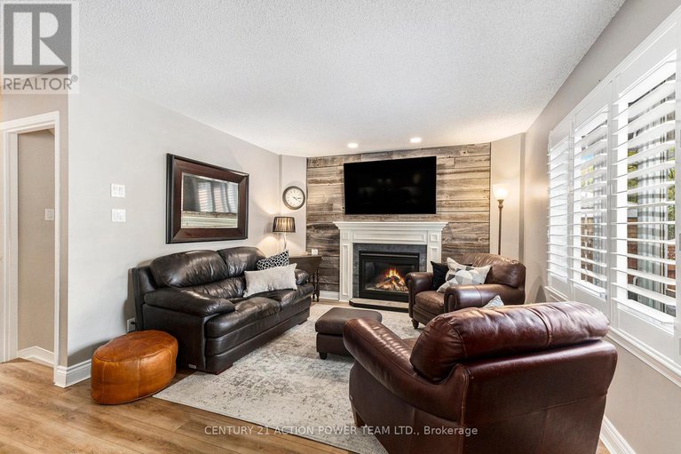 28927560/1017-sheenboro-crescent/fallingbrookpineridge/ottawa/ontario/K4A3M8_4