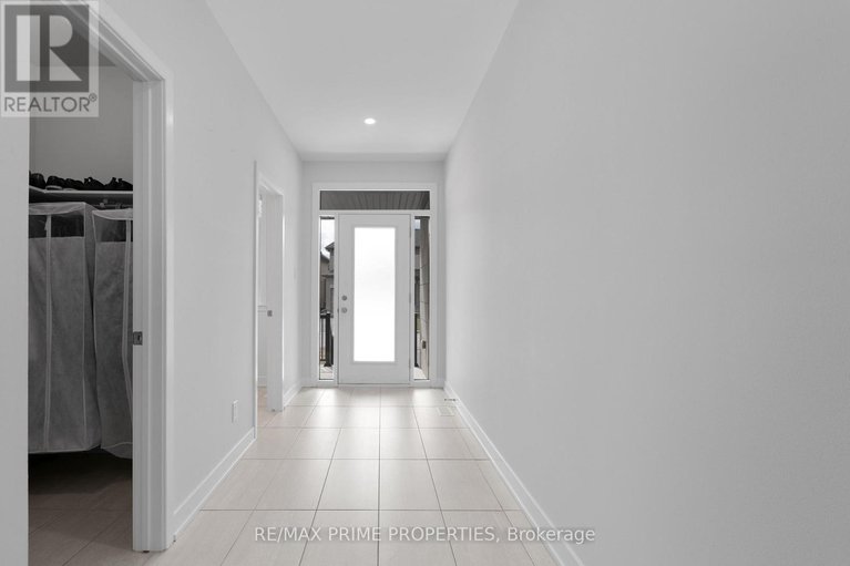 28408165/249-fountainhead-drive/mer-bleuebradley-estatesanderson-park/ottawa/ontario/K1W0H4_4