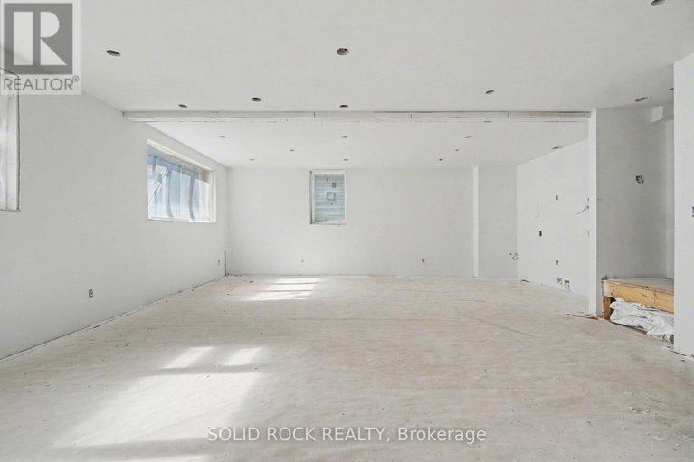 29669967/830-alpine-avenue/queensway-terrace-north/ottawa/ontario/K2B5R6_32