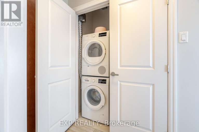 28786083/2308-242-rideau-street/sandy-hill/ottawa/ontario/K1N0B7_9