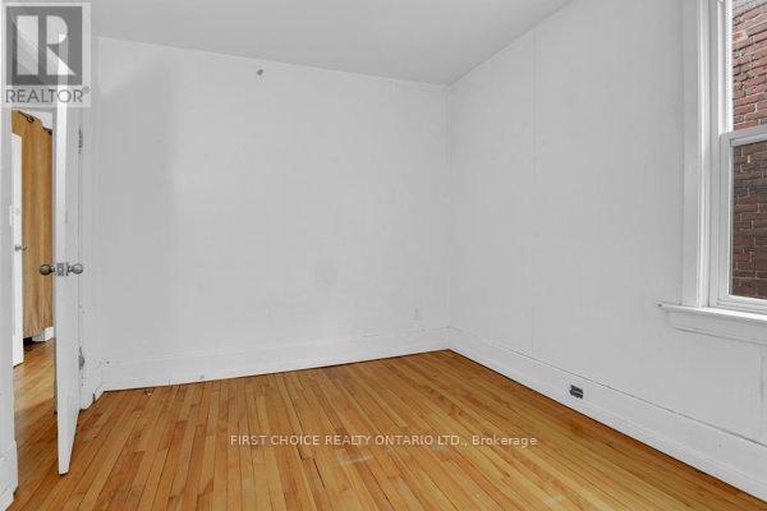 28627052/293-powell-avenue/west-centre-town/ottawa/ontario/K1S2A6_25