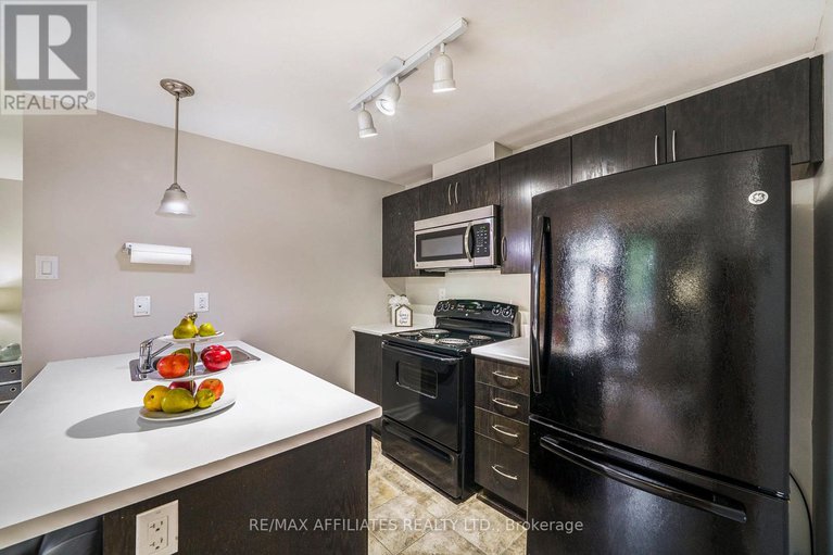 28356424/a-330-everest-private/elmvale-acres/ottawa/ontario/K1G4E4_8