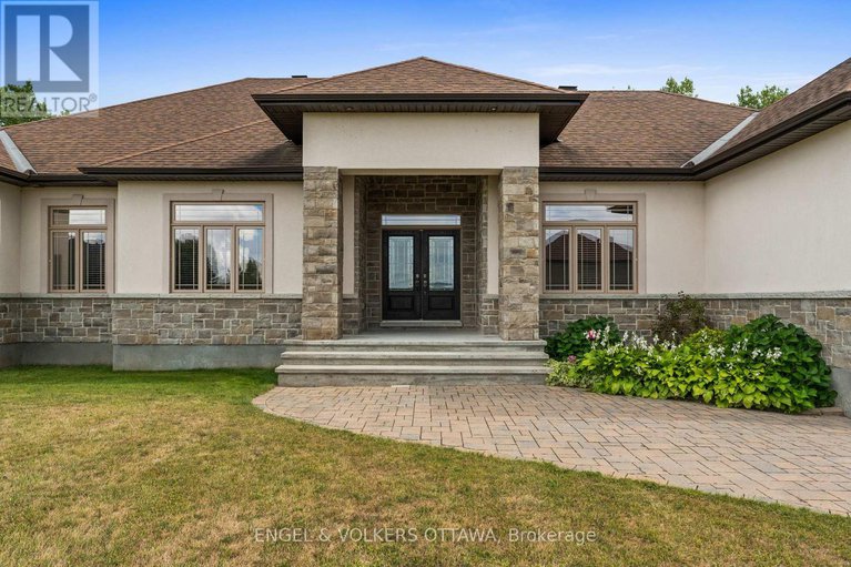 28819198/7510-village-centre-place/osgoode-twp-north-of-reg-rd-6/ottawa/ontario/K4P0C8_4