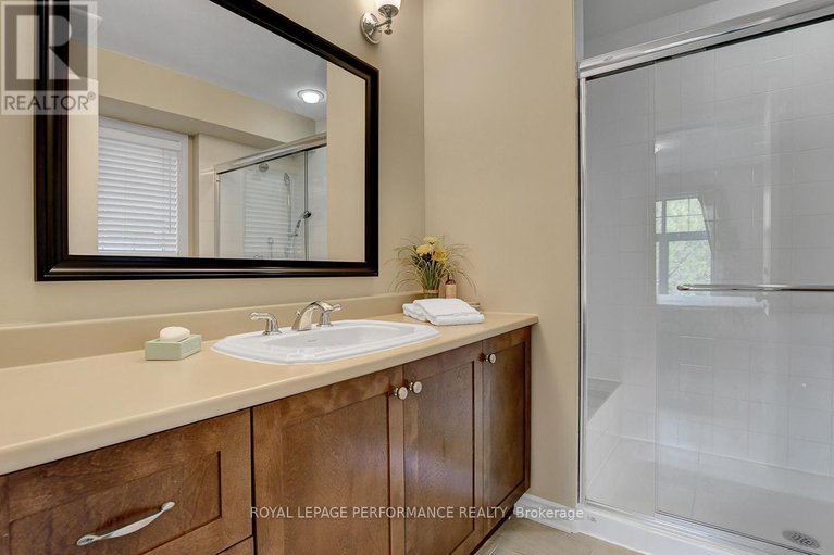 29013155/318-iona-street/westborohampton-park/ottawa/ontario/K1Z7B9_15