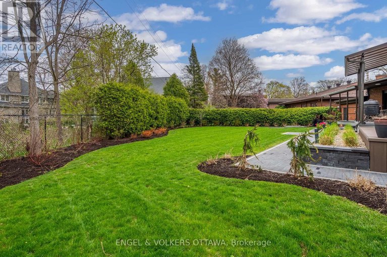 28316254/165-island-park-drive/ottawa-westtunneys-pasture/ottawa/ontario/K1Y0A1_50