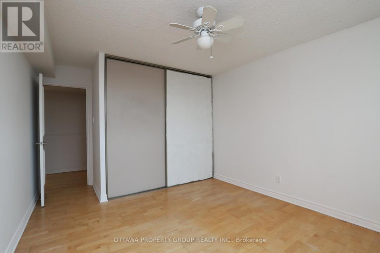 29126397/416-555-brittany-drive/viscount-alexander-park/ottawa/ontario/K1K4C5_12