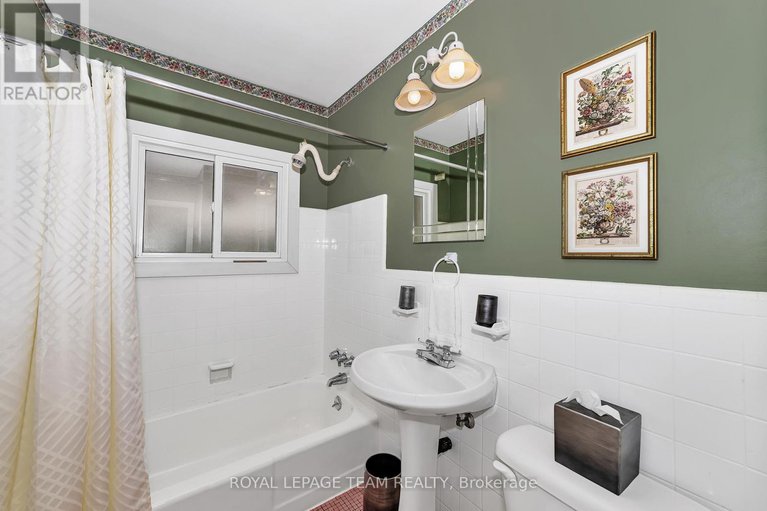 28624238/1830-kerr-avenue/mckellar-heights/ottawa/ontario/K2A1J3_21