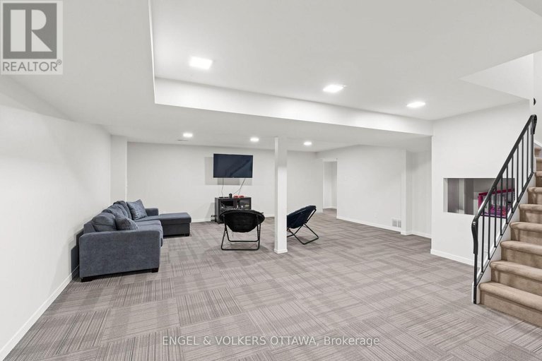28648909/20-garand-place/urbandale-acres/ottawa/ontario/K1H8M1_35