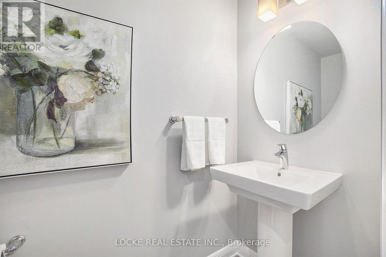 28596874/517-pimiwidon-street/cfb-rockcliffe-and-area/ottawa/ontario/K1K5A1_21