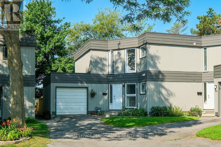 29468633/42-compata-way/blackburn-hamlet-south/ottawa/ontario/K1B4W9_2