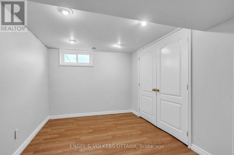 28177726/141-crerar-avenue/carlington/ottawa/ontario/K1Z7P4_23
