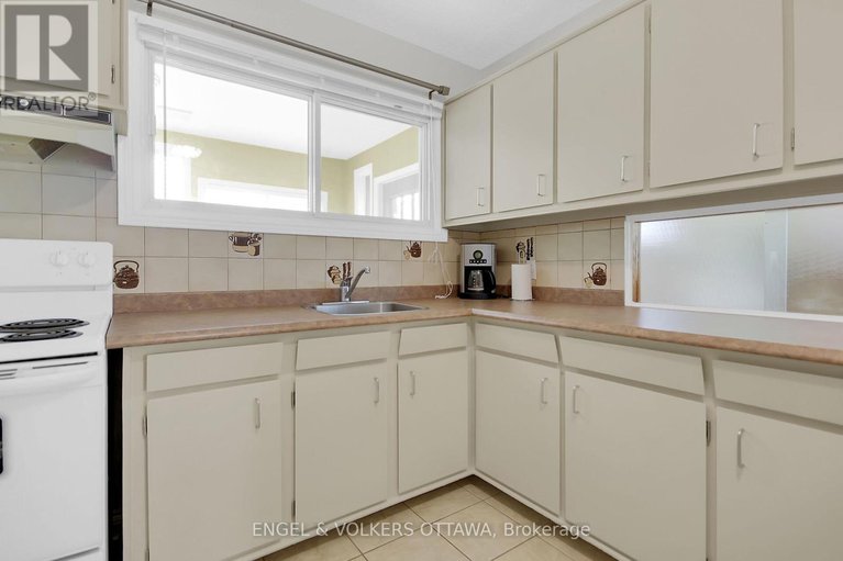 28483641/8-greenwich-avenue/carleton-heights/ottawa/ontario/K2E5E6_10
