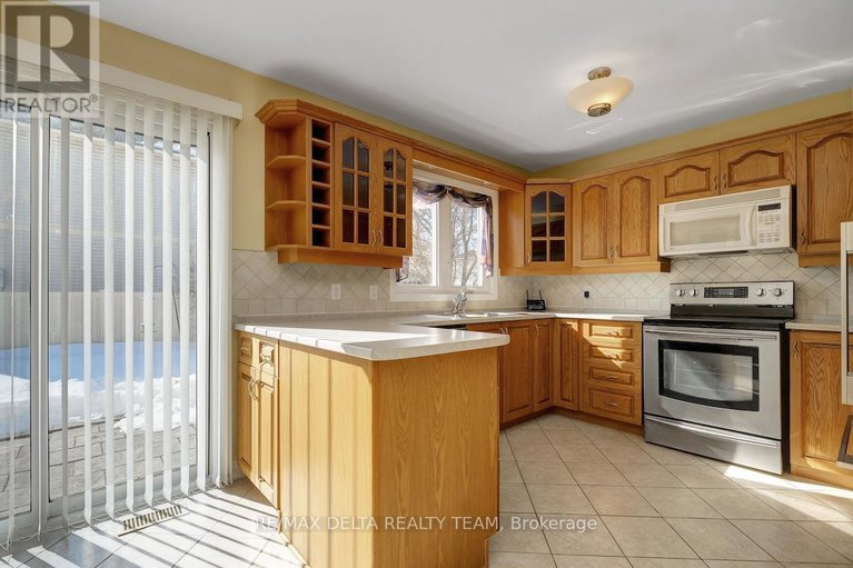 29436632/798-lalande-terrace/fallingbrookridgemount/ottawa/ontario/K4A2M4_14