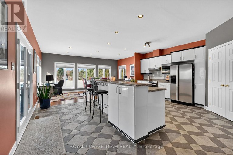 29379495/1611-landel-drive/rural-kanata-central/ottawa/ontario/K2W1C2_14