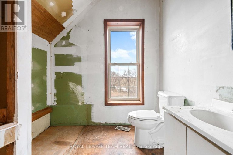 29204796/11802-county-road-18-road/south-dundas-matilda-twp/south-dundas/ontario/K0E1K0_14