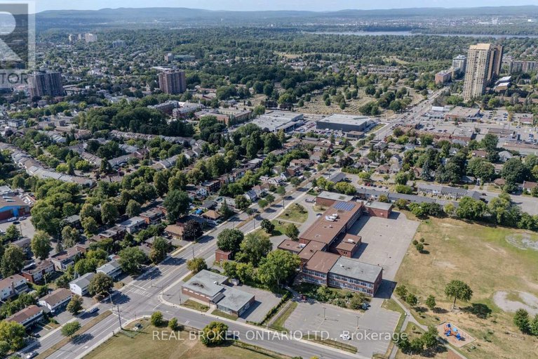28781771/713-st-laurent-boulevard/castle-heightsrideau-high/ottawa/ontario/K1K3A6_16