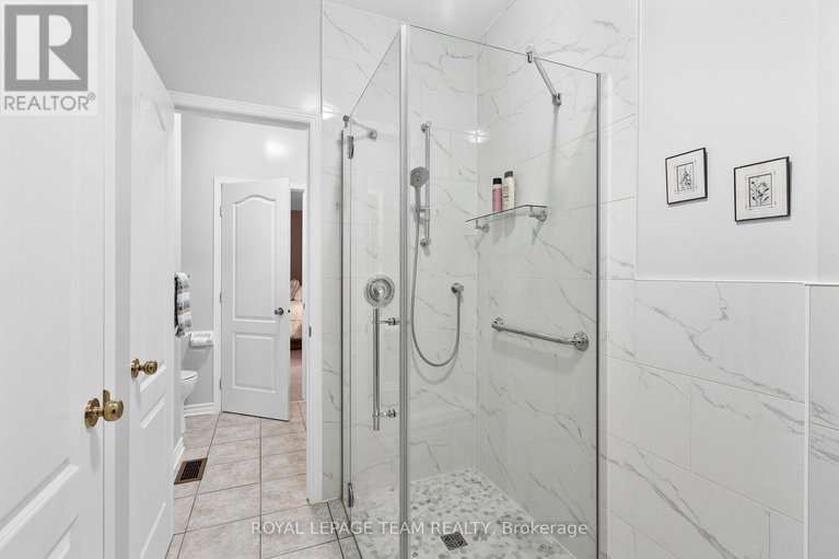 28339224/13-eileen-crescent/stittsville-central/ottawa/ontario/K2S1M3_19
