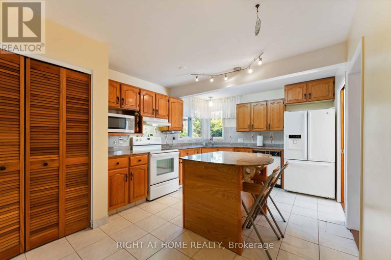 29245177/2221-circle-place/elmvale-acresurbandale/ottawa/ontario/K1G3E2_11