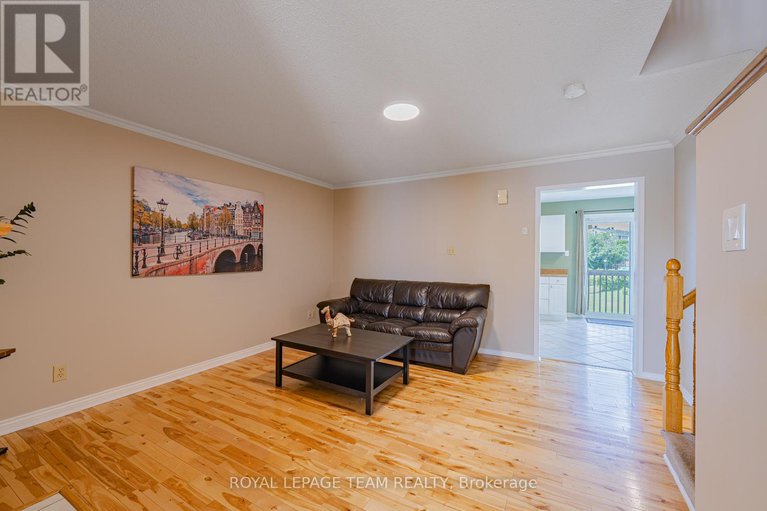 28613595/28-huntview-private/hunt-clubwestern-community/ottawa/ontario/K1V0M5_17