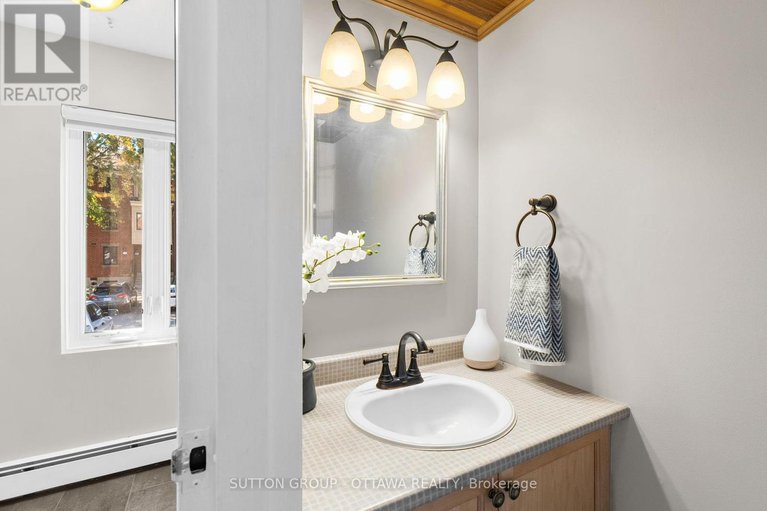 28952194/25-crispin-private/manor-park/ottawa/ontario/K1K2T7_5