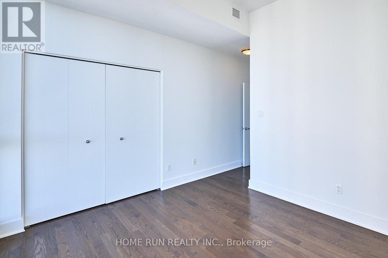 29046797/2703-40-nepean-street/ottawa-centre/ottawa/ontario/K2P0X5_19