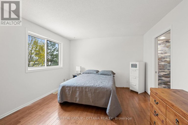 29096314/10-foxleigh-crescent/bridlewood/ottawa/ontario/K2M1B5_7