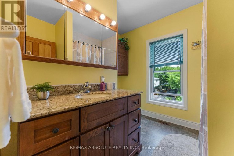 28590613/8-river-road/mcnabbraeside-twps/mcnabbraeside/ontario/K7S1R3_19