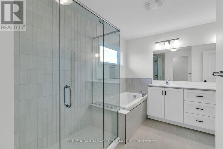 28424668/783-kenny-gordon-avenue/riverside-southgloucester-glen/ottawa/ontario/K4M0V2_24