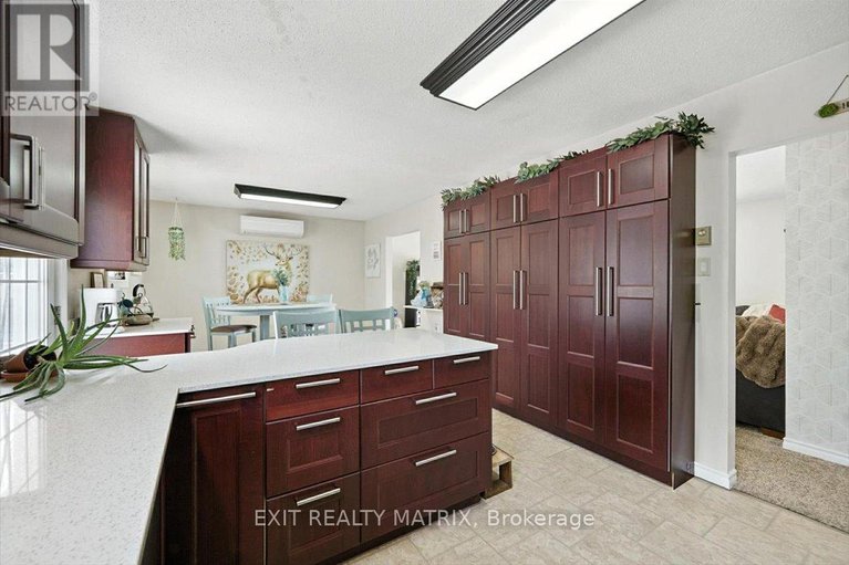 28692908/3333-white-spruce-street/osgoode/ottawa/ontario/K0A2W0_5