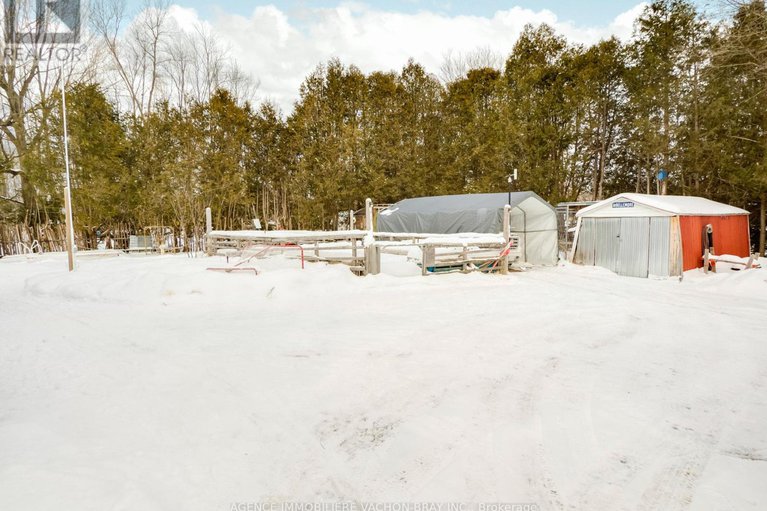 27872677/22197-parkhill-circle/south-glengarry-lancaster-twp/south-glengarry/ontario/K0C1Z0_25