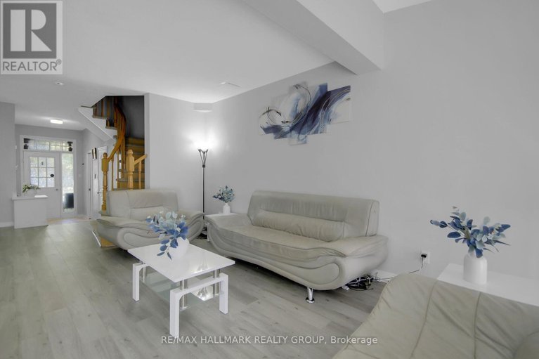 28570311/4320-owl-valley-drive/riverside-southgloucester-glen/ottawa/ontario/K1V1L8_13