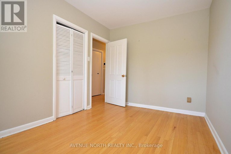 28262134/866-claude-street/castle-heightsrideau-high/ottawa/ontario/K1K2S6_17