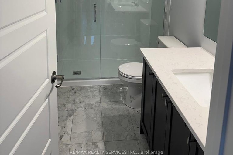 29123642/724-rouncey-road/emerald-meadowstrailwest/ottawa/ontario/K2S1B6_8