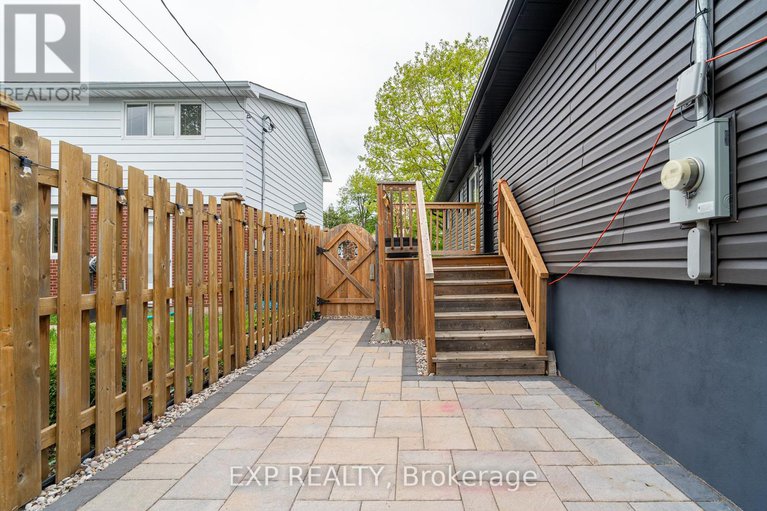 28347663/1885-arizona-avenue/urbandale-acres/ottawa/ontario/K1H6Z5_32