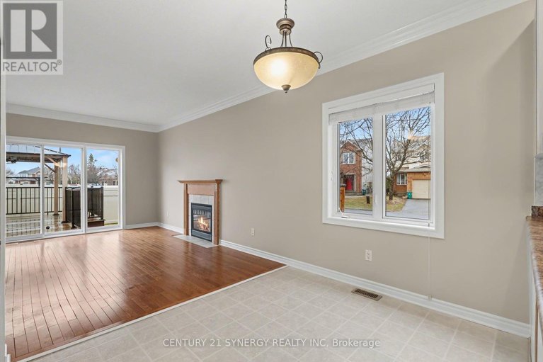 29612747/894-gosnell-terrace/fallingbrookgardenway-south/ottawa/ontario/K4A5C2_8