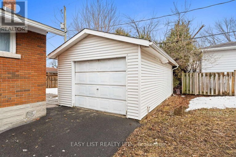 29604782/756-dickens-avenue/elmvale-acres/ottawa/ontario/K1G2X8_27